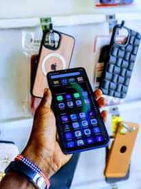 A picture of INFINIX HOT12i 64GB