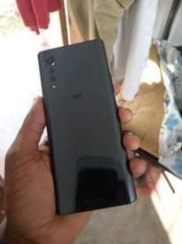 A picture of Simu LG inauzwa ya 5G