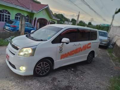 used toyota noah