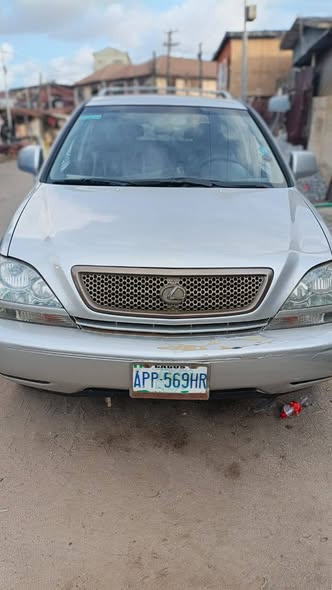 A picture of RX 300 2002 model ileya Bonanza money needed now price