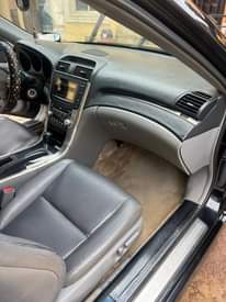 A picture of Acura TL 2004