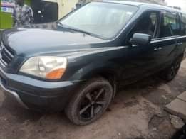 A picture of 2005 Honda pilot going for 2 3 u can call