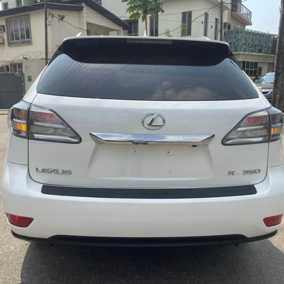 A picture of 2010 tokunbo Lexus RX 350