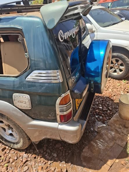 A picture of TX PRADO 9M CALL 0701488581 WHATSAPP 0776417404