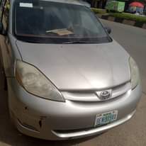 A picture of Toyota sienna 08 model for sale Engine perfect Gearbox perfect