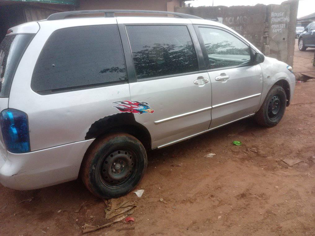 A picture of Mazda mpv pure first body pan engine gear manual drive