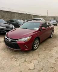 A picture of FOREIGN USED 2015 TOYOTA CAMRY XSE Sunroof Thumbstart Reverse Camera