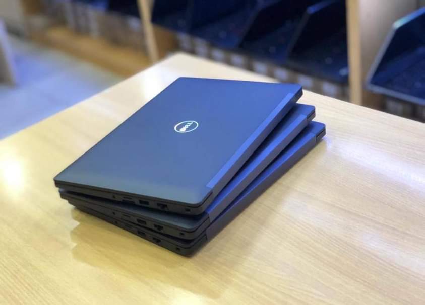 A picture of Dell latitude 7270.