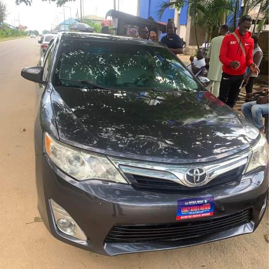 A picture of Toyota Camry 013 014