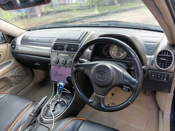 A picture of TOYOTA ALTEZZA LEXUS
