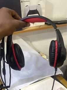 A picture of Game headset available