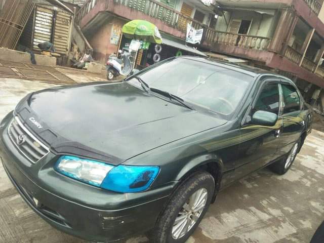 A picture of 2002 Toyota camry