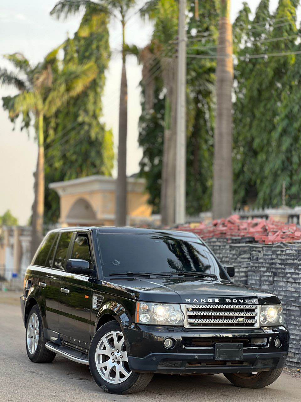 A picture of EXTREMELY CLEAN 2009 MODEL RANGE ROVER SPORT HSE Untampered engine