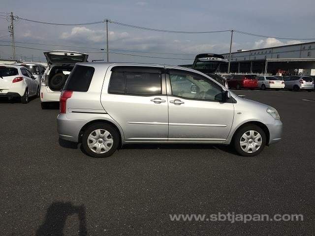 A picture of 2013 TOYOTA RAUM