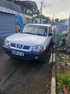 nissan navara