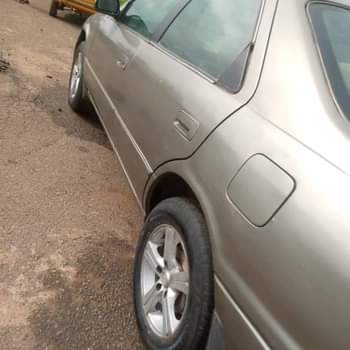 A picture of 2000 Toyota Camry 08069525376