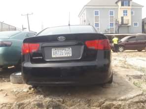 A picture of very neat 2010 kia Brain box is bad but seleting