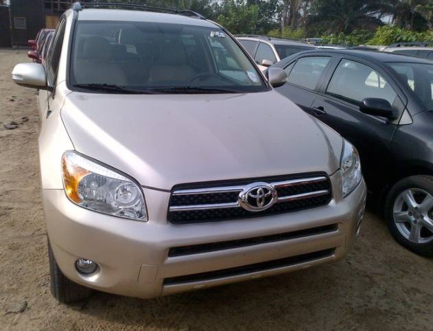 A picture of Sparkling Tokunbo Toyota Rav4