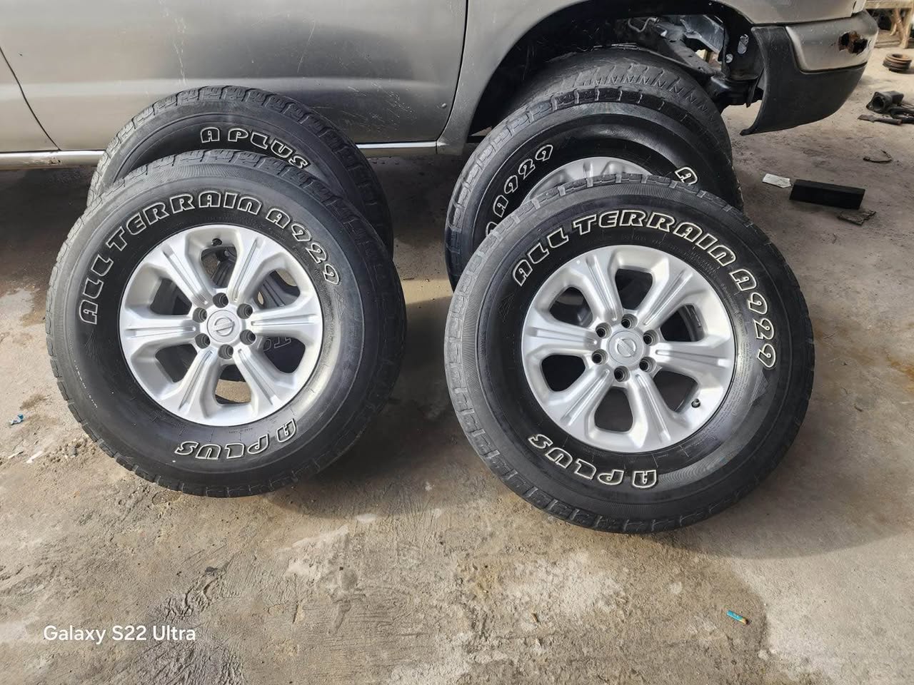 nissan np300