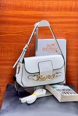 A picture of Neeew medium bags