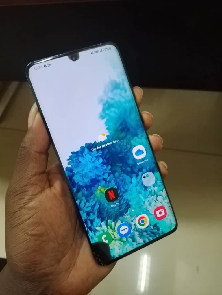 A picture of Samsung galaxy s20plus