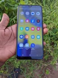 A picture of Samsung Galaxy m31 camera ya nyuma vumb kdg gb64 ram6