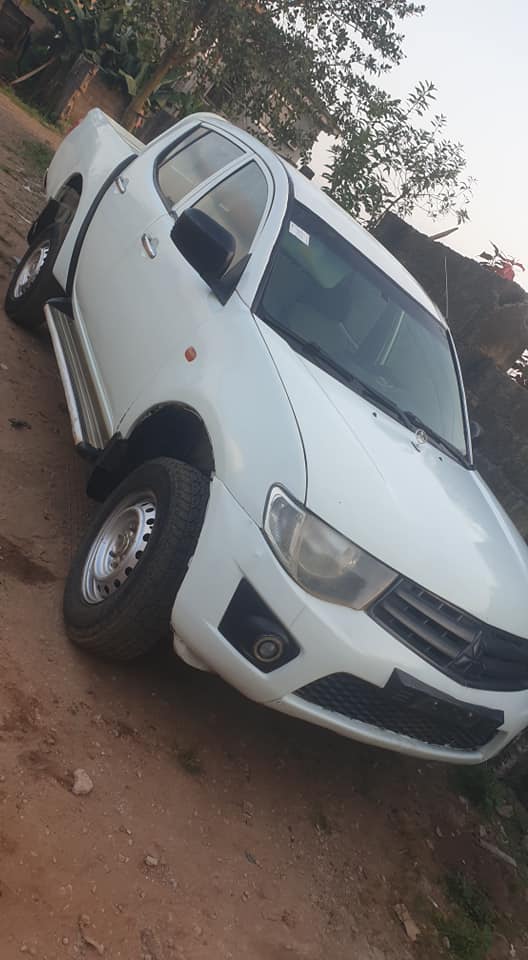 A picture of MISTBUSHI L200 4 BY 4