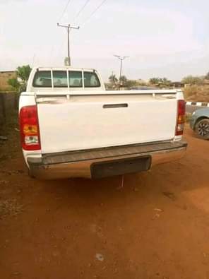 A picture of Toyota Hilux untouched chassis is available with good condition engine