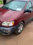 A picture of 2001 Toyota Siena first