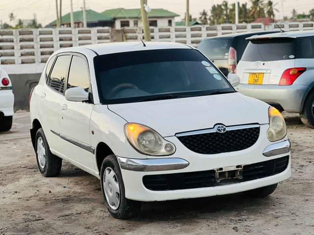 A picture of TOYOTA DUET NAMBA C PIGA 255 714 550 592