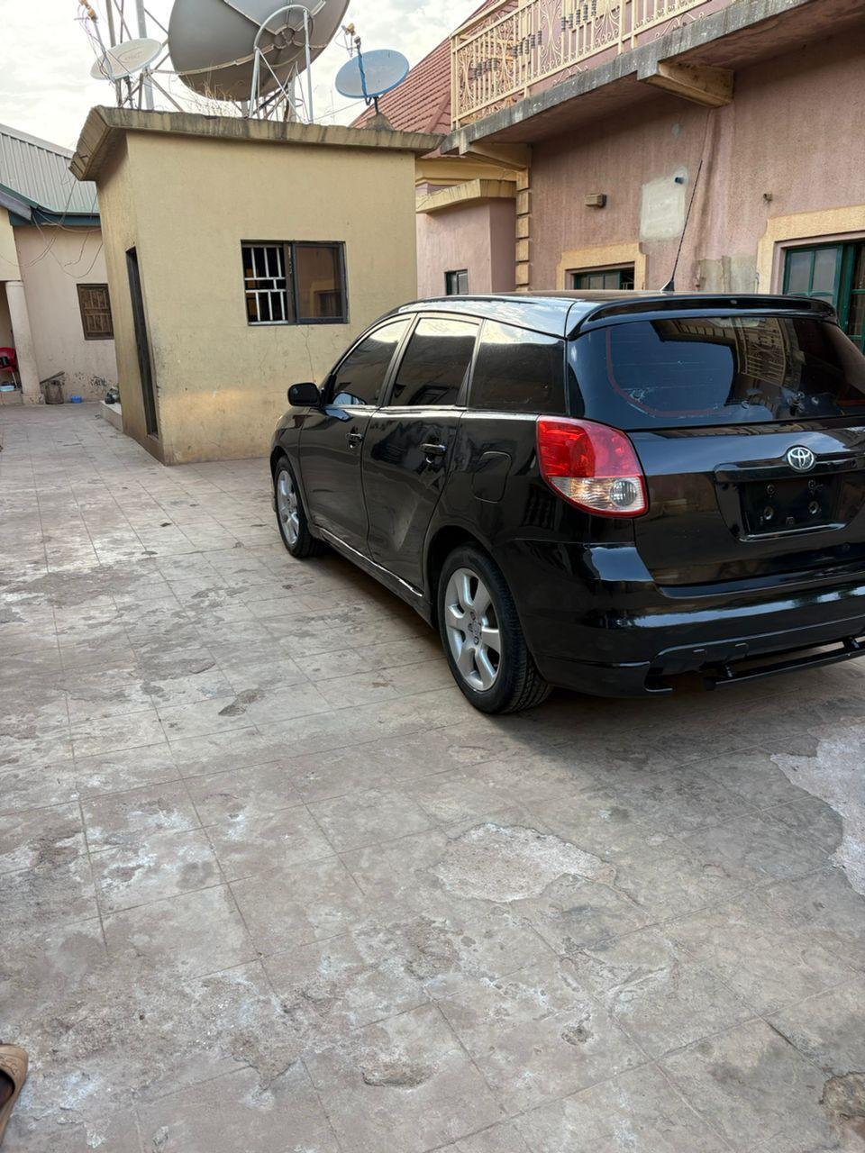 A picture of 2004 Toyota matrix