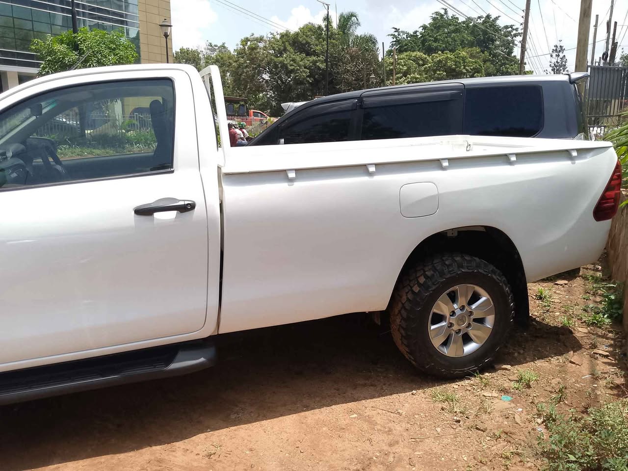 A picture of Toyota Hilux Single Cabine Model 2022 Manual 0787181703 0704482571 Call