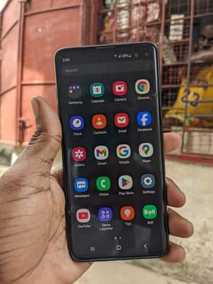A picture of SAMSUNG GALAXY S10 PLUS