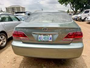 A picture of Over highest grade Lexus ES 330 Everything is intact and