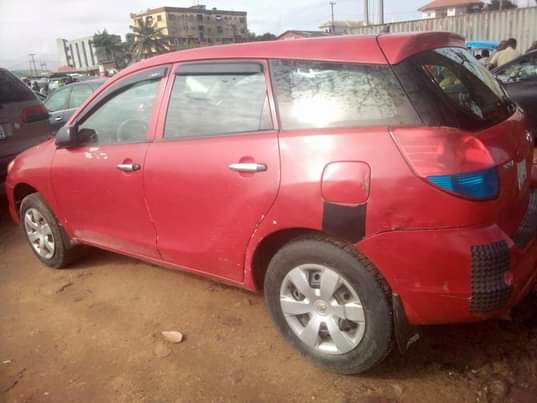 A picture of Toyota matrix 04
