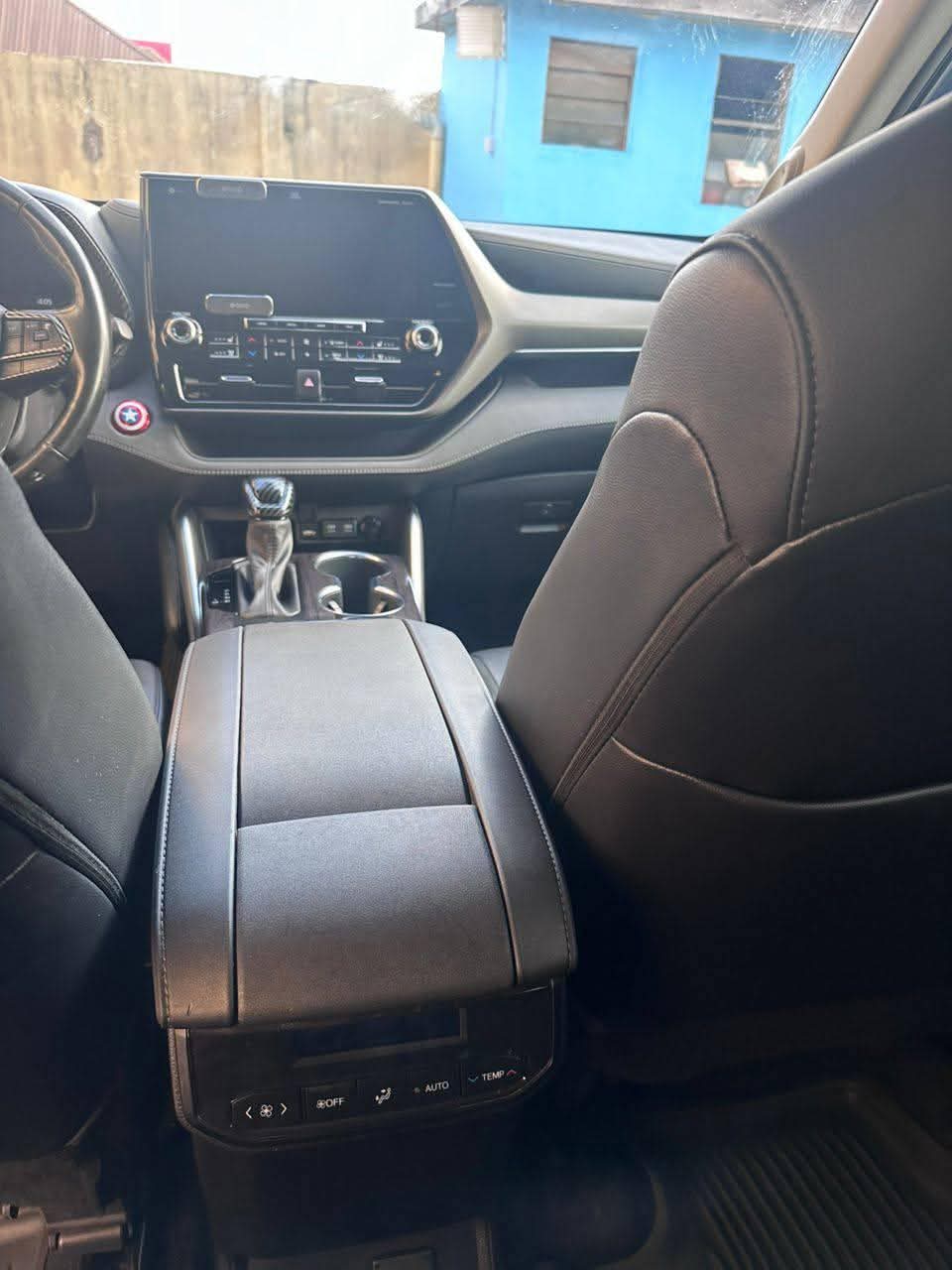 A picture of Toyota Highlander 022
