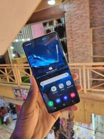 A picture of Samsung galaxy s10 5G 256GB
