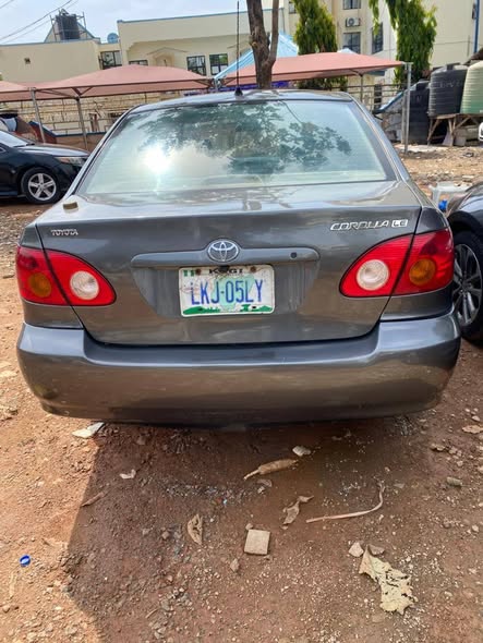 A picture of 2004 Toyota corolla LE