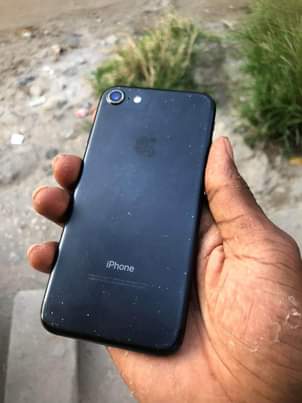 A picture of iPhone 7 plain