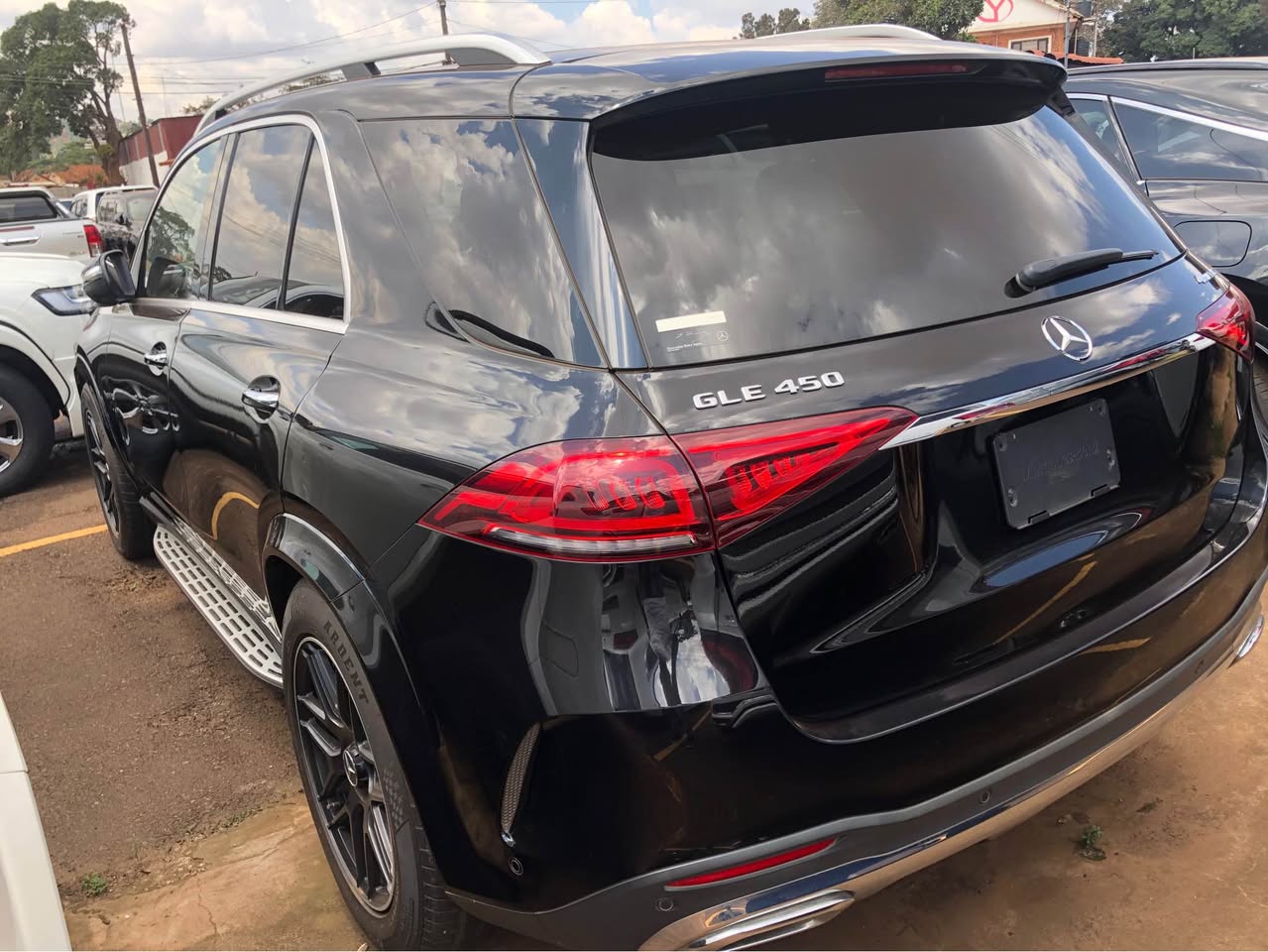A picture of TOP RIDz Ug 4detailz call watsup 256782126680