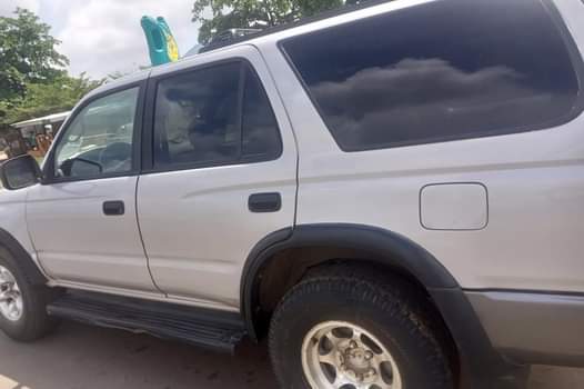 A picture of Toyota 4 runner 4 plugs engine Is available with good
