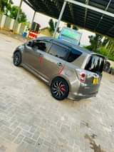 A picture of Toyota Ractic engine