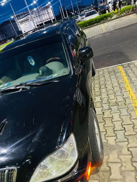 A picture of Lexus RX 300 distress sale price 4 5m call 08063318125