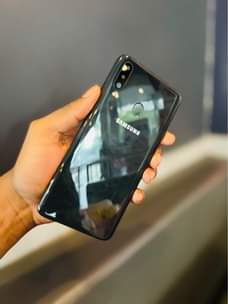A picture of Samsung a20s