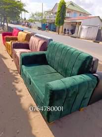 A picture of Sofa mpya za kisasa 160000 usafir juu yangu ndani ya