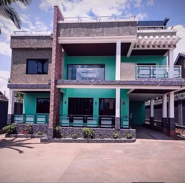 A picture of FULLY FURNISHED FLAT HOME FOR SALE 6 bed s and