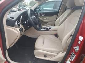 A picture of Mercedes Benz glc300
