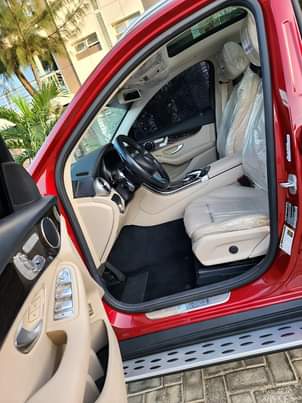 A picture of Foreign used 2016 MERCEDES BENZ GLC300