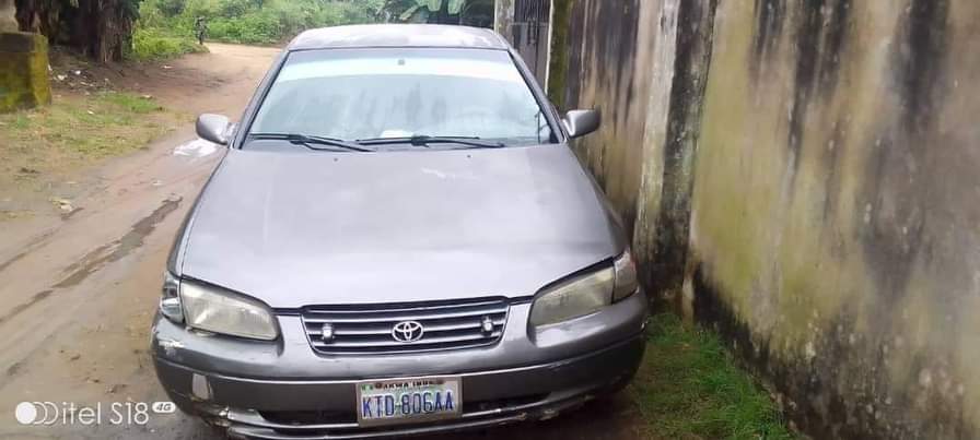 A picture of 1999 Toyota 1999