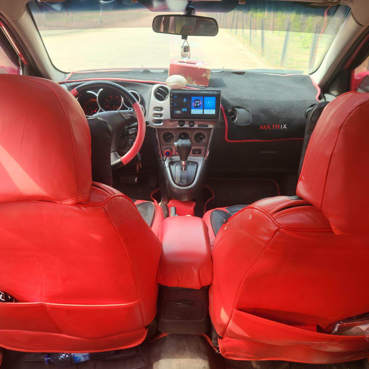 A picture of 2004 toyota matrix